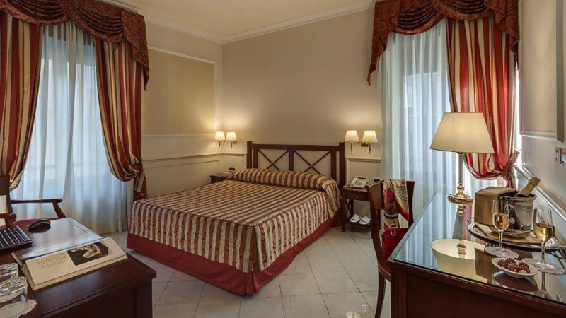 Deluxe-11--Palazzo-Cesi-Vaticano-Roma